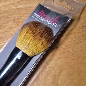 Brand New Royal & Langnickel Finishing Fan Brush
